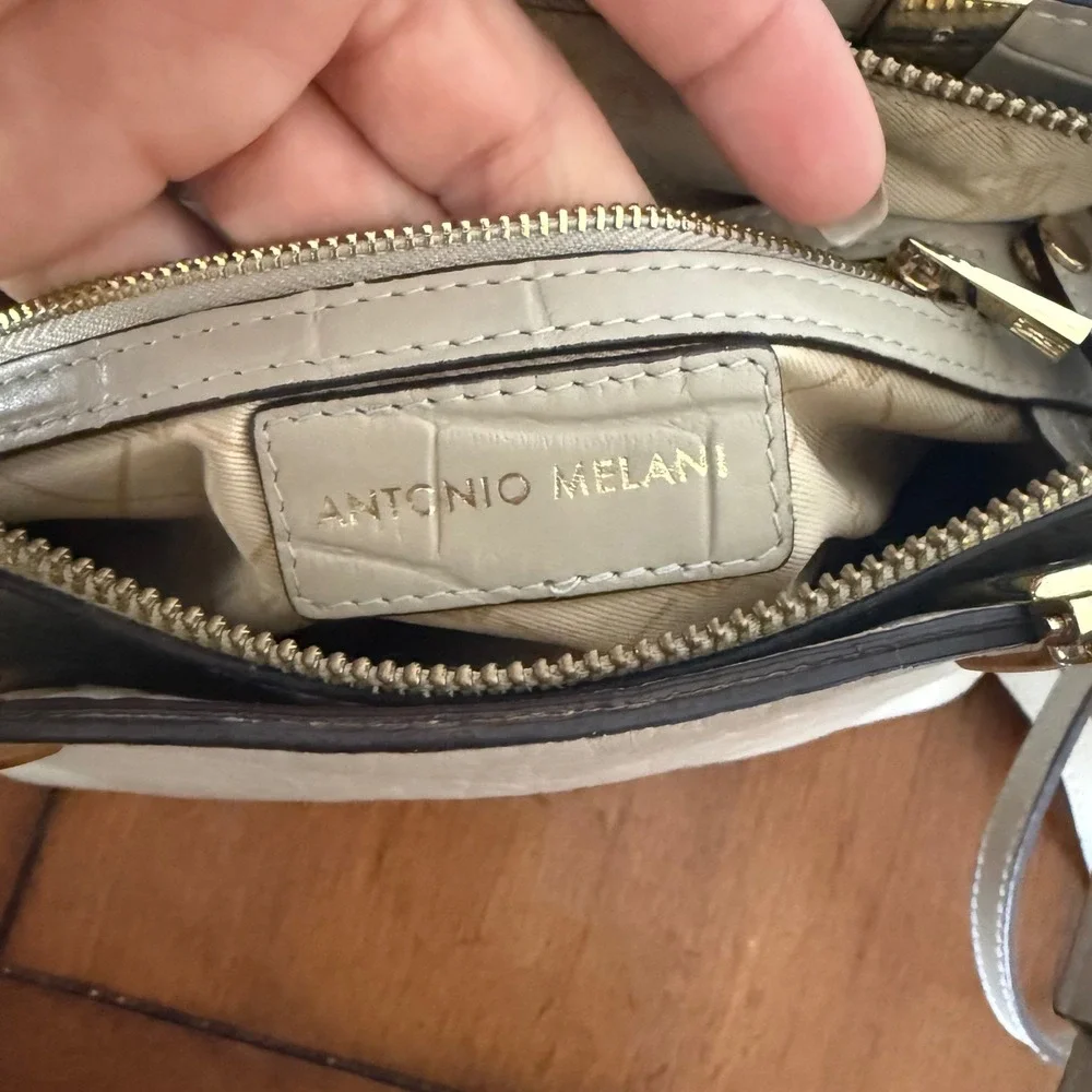 Antonio Melani Crocodile Embossed Satchel Handbag‎ Top Handle Crossbody Beige
